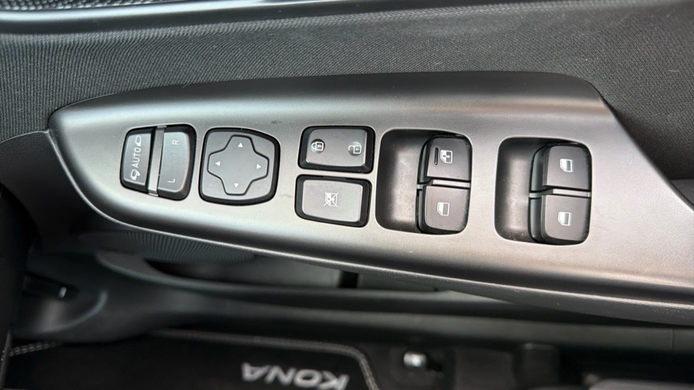 Hyundai KONA 1.6 GDi Hybrid Premium 5dr DCT Hybrid Hatchback - Image 26