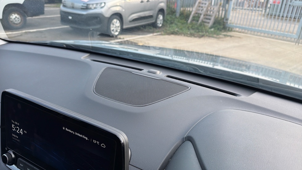 Hyundai KONA 1.6 GDi Hybrid Premium 5dr DCT Hybrid Hatchback - Image 39