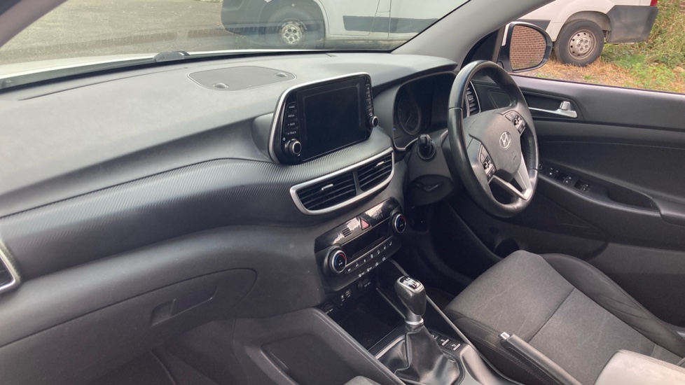 Hyundai TUCSON 1.6 GDi SE Nav 5dr 2WD Petrol Estate - Image 9