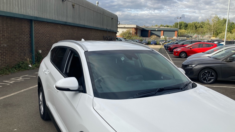 Hyundai TUCSON 1.6 GDi SE Nav 5dr 2WD Petrol Estate - Image 28