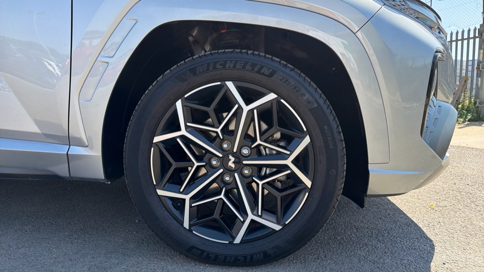 Hyundai TUCSON 1.6 TGDi Plug-in Hybrid N Line 5dr 4WD Auto Estate - Image 7