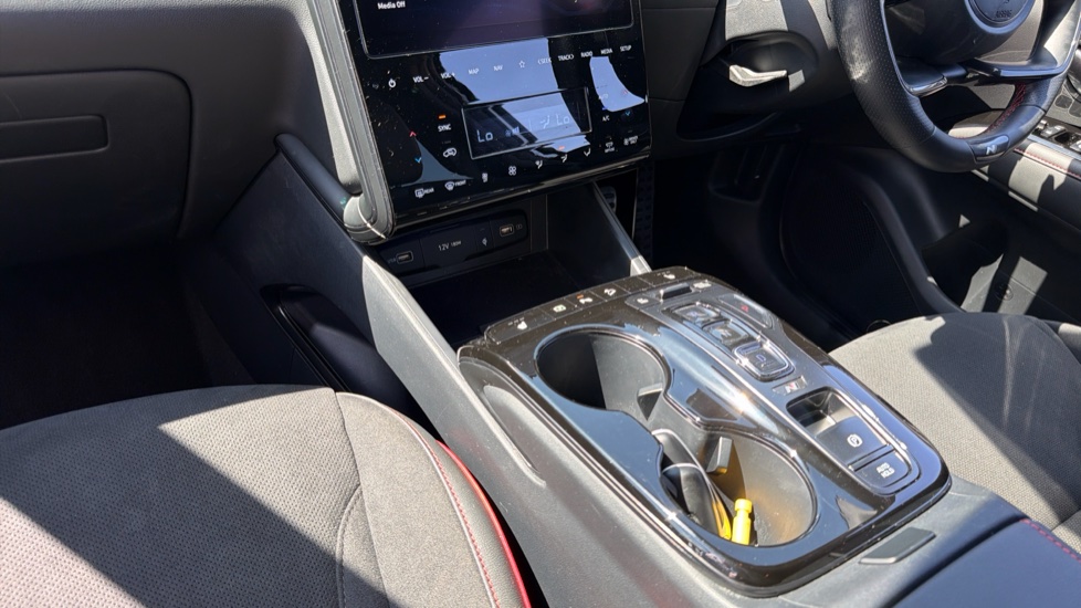 Hyundai TUCSON 1.6 TGDi Plug-in Hybrid N Line 5dr 4WD Auto Estate - Image 13