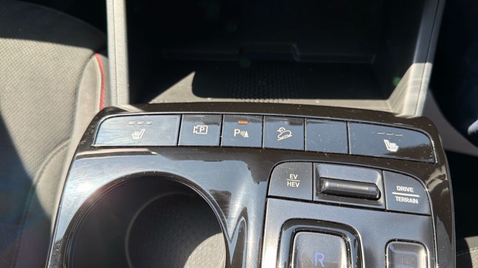 Hyundai TUCSON 1.6 TGDi Plug-in Hybrid N Line 5dr 4WD Auto Estate - Image 31