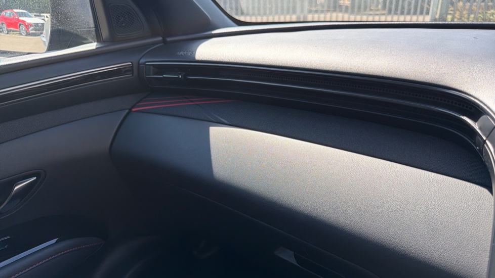 Hyundai TUCSON 1.6 TGDi Plug-in Hybrid N Line 5dr 4WD Auto Estate - Image 33