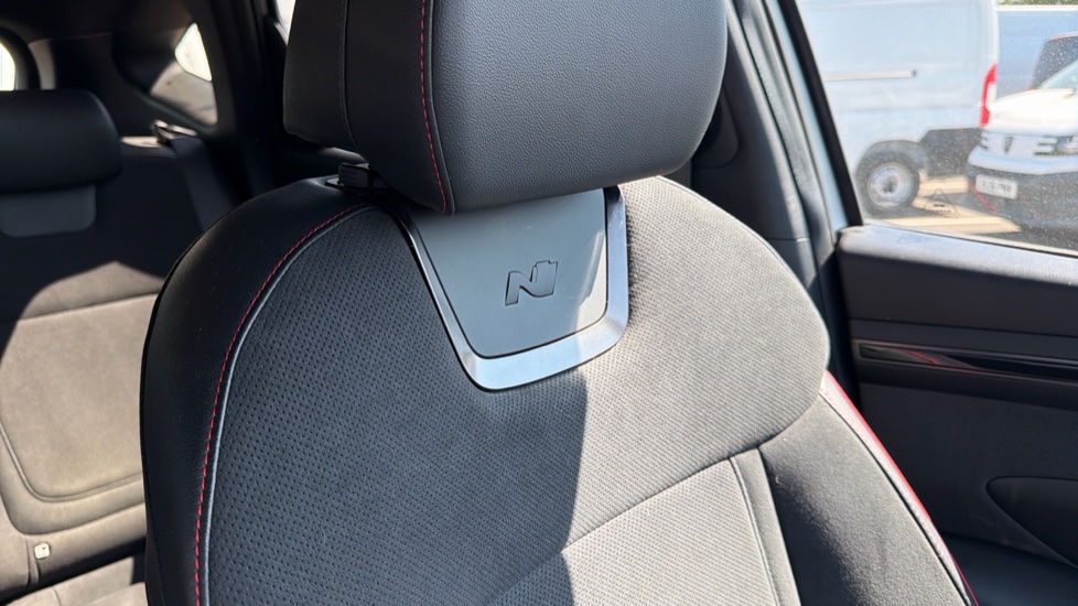 Hyundai TUCSON 1.6 TGDi Plug-in Hybrid N Line 5dr 4WD Auto Estate - Image 39