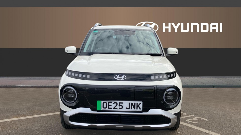 Hyundai INSTER 85kW 02 49kWh 5dr Auto Electric Hatchback - Image 3