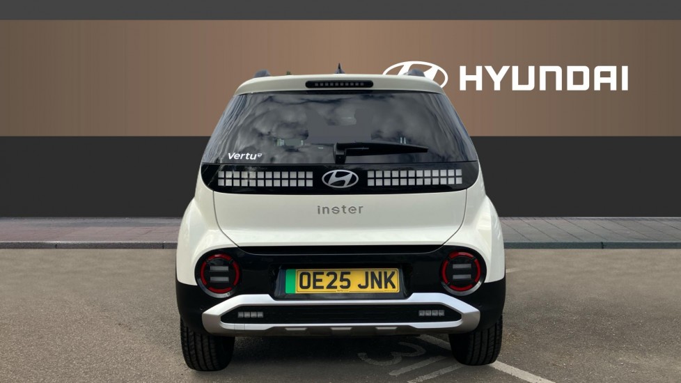 Hyundai INSTER 85kW 02 49kWh 5dr Auto Electric Hatchback - Image 6