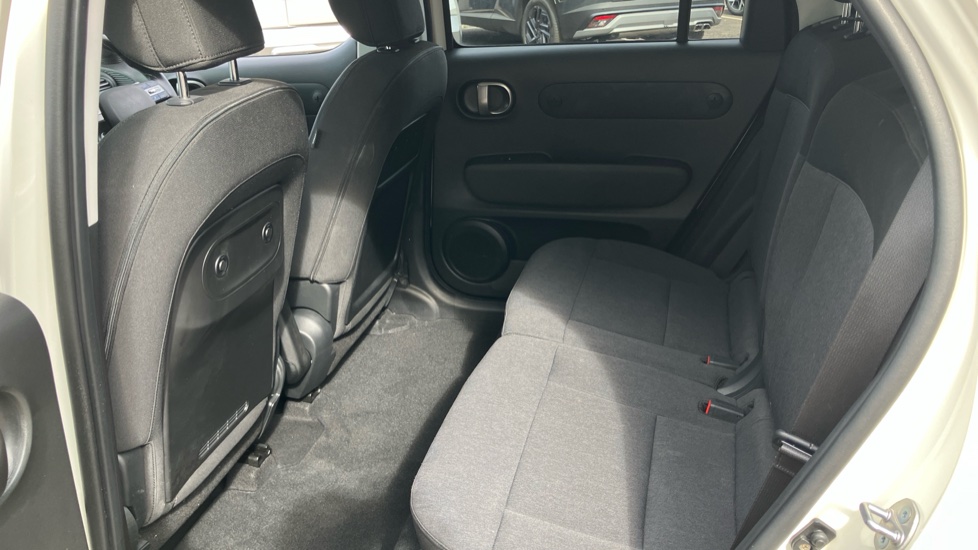 Hyundai INSTER 85kW 02 49kWh 5dr Auto Electric Hatchback - Image 16