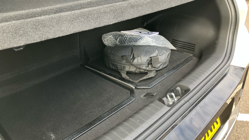 Hyundai INSTER 85kW 02 49kWh 5dr Auto Electric Hatchback - Image 21
