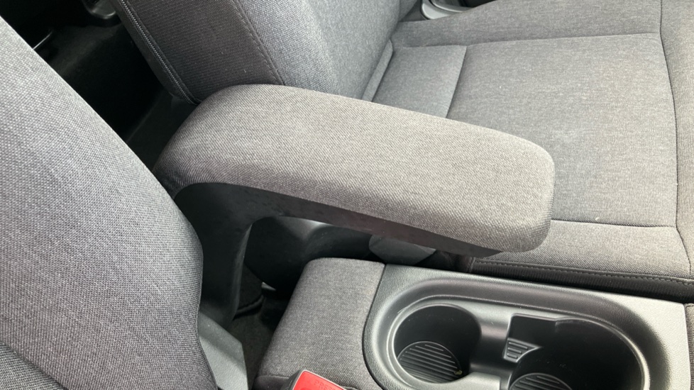 Hyundai INSTER 85kW 02 49kWh 5dr Auto Electric Hatchback - Image 30