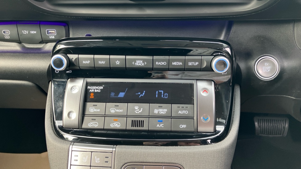 Hyundai INSTER 85kW 02 49kWh 5dr Auto Electric Hatchback - Image 33