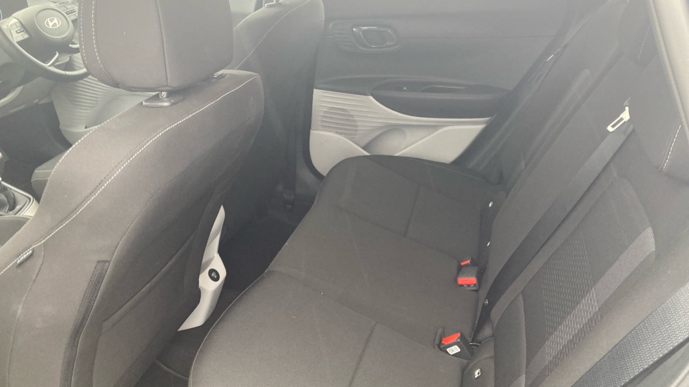 Hyundai i20 1.0T GDi 90 Tech Line 5dr Petrol Hatchback - Image 16