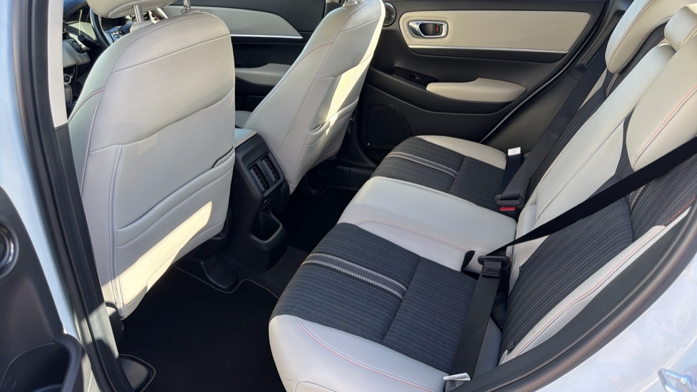 Honda HR-V 1.5 eHEV Advance Style 5dr CVT Hybrid Hatchback - Image 16