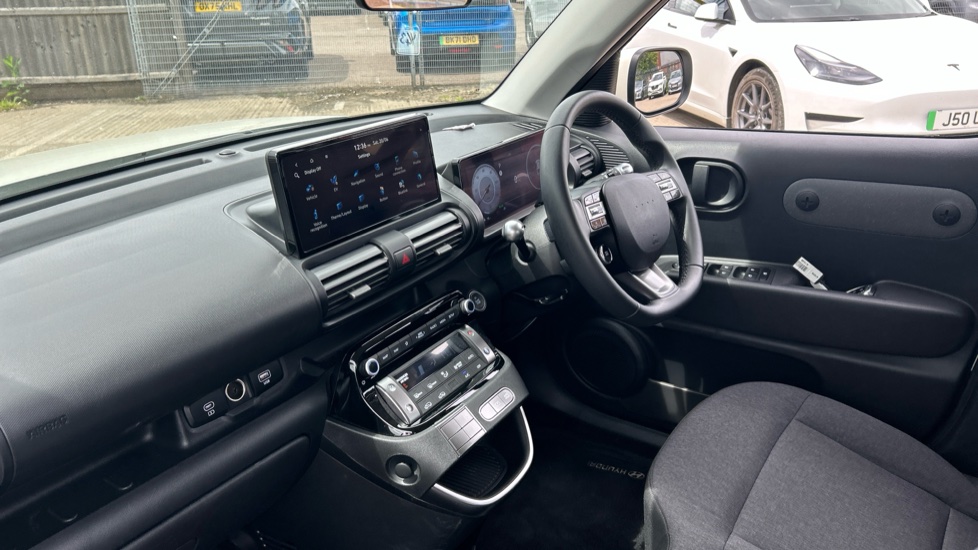 Hyundai INSTER 85kW 01 49kWh 5dr Auto Electric Hatchback - Image 14