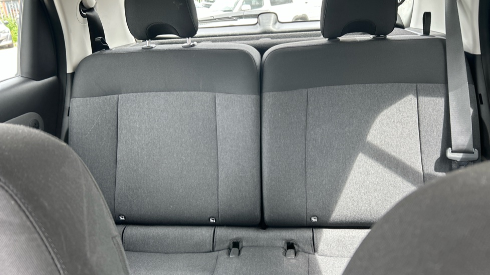 Hyundai INSTER 85kW 01 49kWh 5dr Auto Electric Hatchback - Image 15