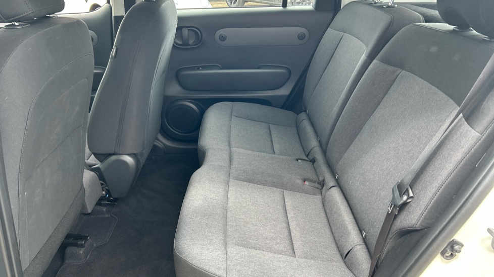 Hyundai INSTER 85kW 01 49kWh 5dr Auto Electric Hatchback - Image 16
