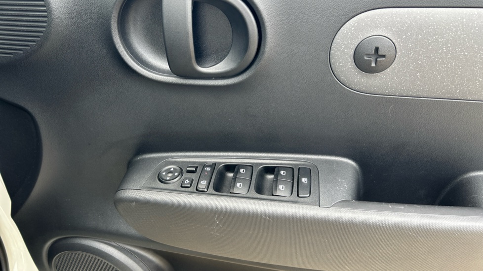 Hyundai INSTER 85kW 01 49kWh 5dr Auto Electric Hatchback - Image 31