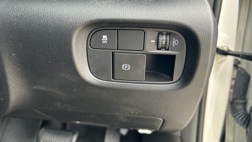Hyundai INSTER 85kW 01 49kWh 5dr Auto Electric Hatchback - Image 32