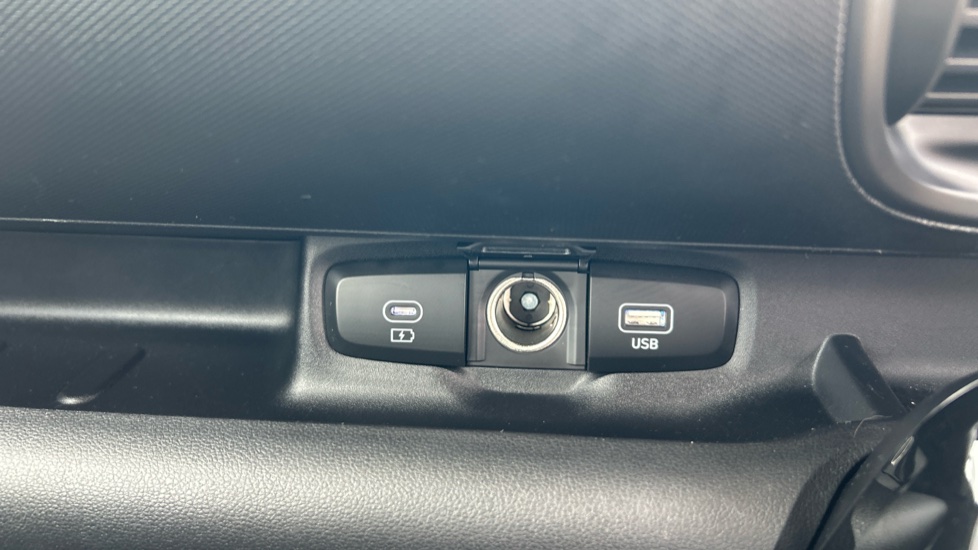 Hyundai INSTER 85kW 01 49kWh 5dr Auto Electric Hatchback - Image 45