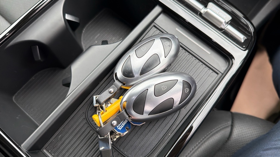 Hyundai TUCSON 1.6T Hybrid Ultimate 5dr Auto Hybrid Estate - Image 20