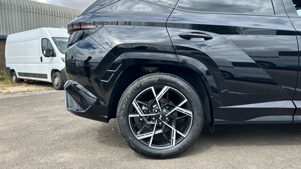 Hyundai TUCSON 1.6T N Line S 5dr Petrol Estate - Image 7