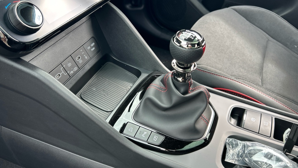 Hyundai TUCSON 1.6T N Line S 5dr Petrol Estate - Image 13