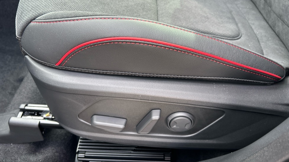 Hyundai TUCSON 1.6T N Line S 5dr Petrol Estate - Image 31