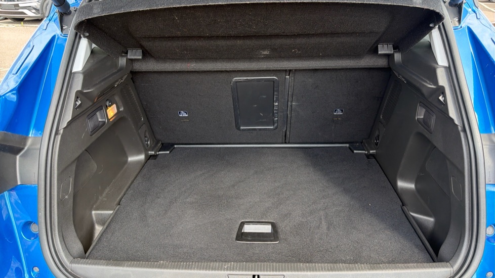 Vauxhall Grandland X 1.5 Turbo D Sport Nav 5dr Auto Diesel Hatchback - Image 4