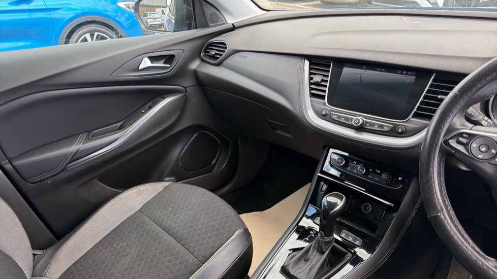 Vauxhall Grandland X 1.5 Turbo D Sport Nav 5dr Auto Diesel Hatchback - Image 14