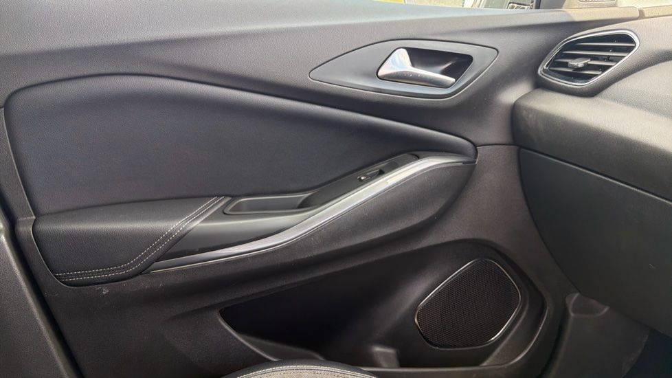 Vauxhall Grandland X 1.5 Turbo D Sport Nav 5dr Auto Diesel Hatchback - Image 35
