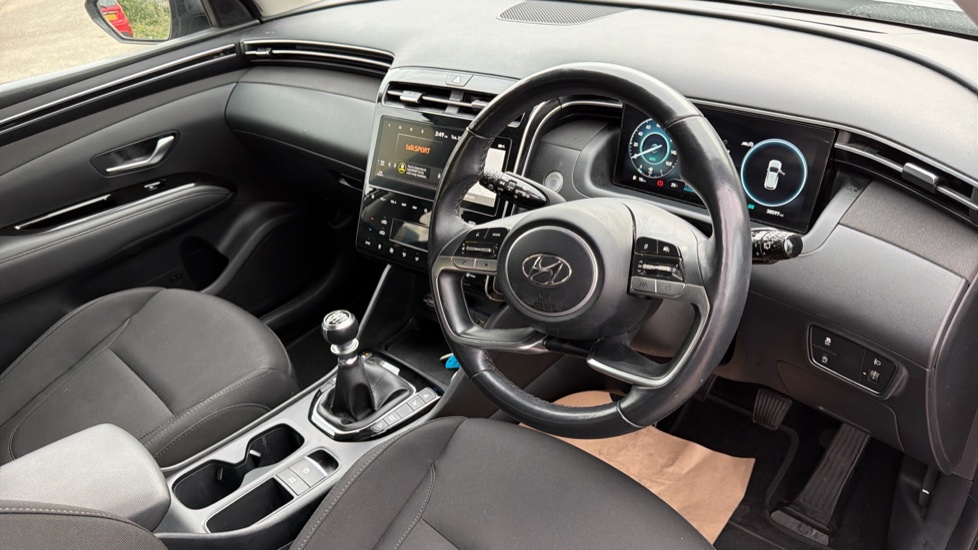 Hyundai TUCSON 1.6 TGDi Premium 5dr 2WD Petrol Estate - Image 11