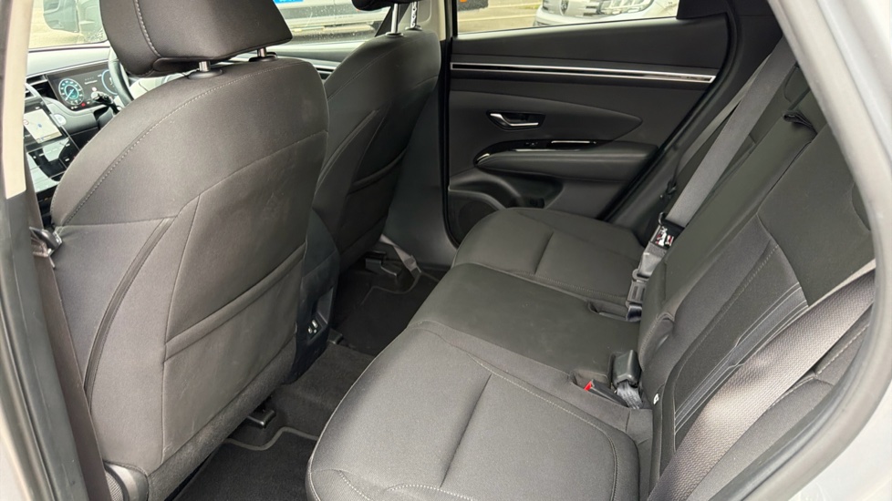 Hyundai TUCSON 1.6 TGDi Premium 5dr 2WD Petrol Estate - Image 16