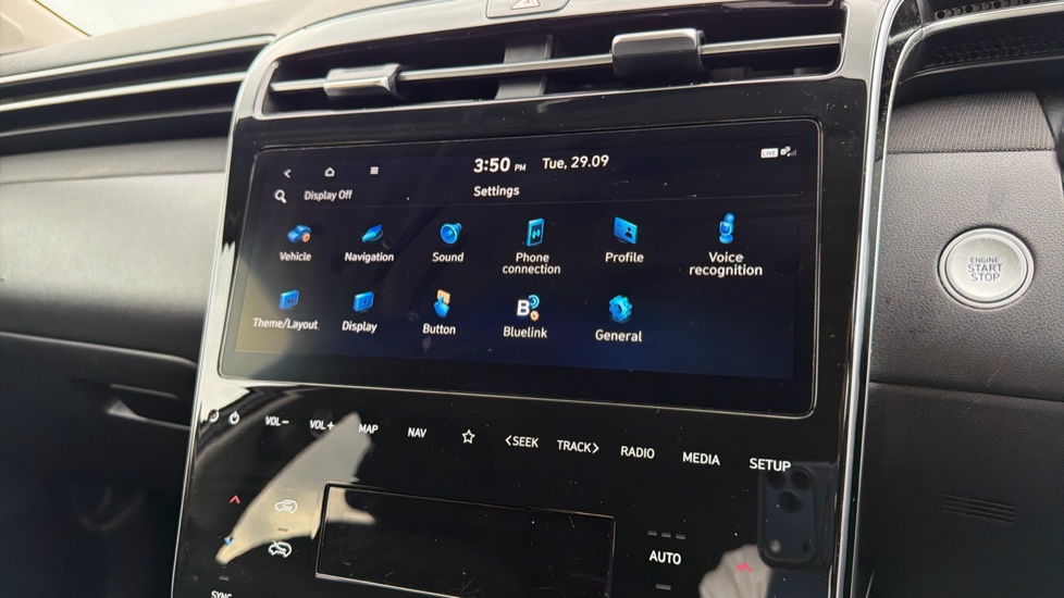 Hyundai TUCSON 1.6 TGDi Premium 5dr 2WD Petrol Estate - Image 34