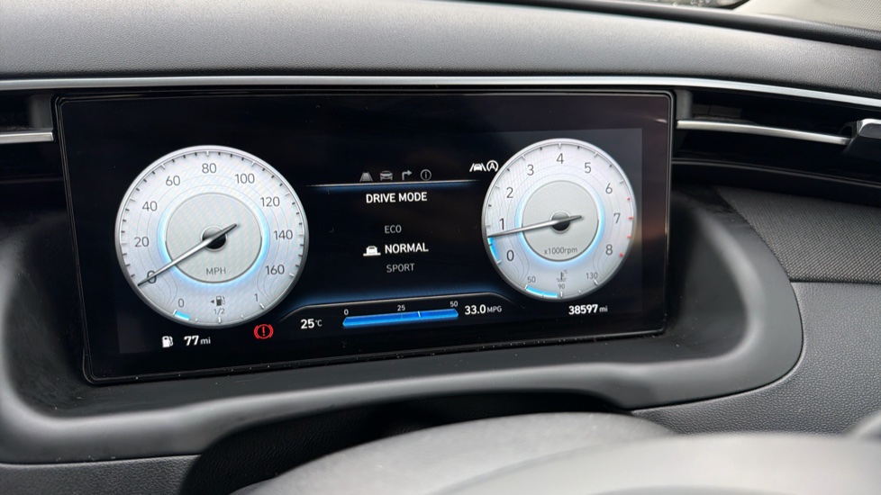 Hyundai TUCSON 1.6 TGDi Premium 5dr 2WD Petrol Estate - Image 35