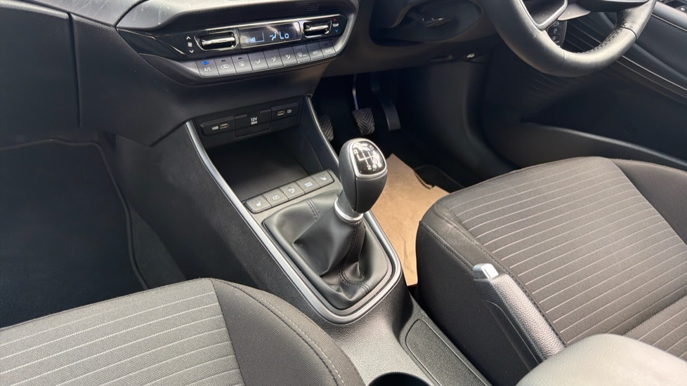 Hyundai i20 1.0T GDi 48V MHD Premium 5dr Petrol Hatchback - Image 13
