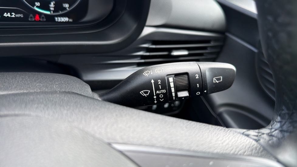 Hyundai i20 1.0T GDi 48V MHD Premium 5dr Petrol Hatchback - Image 23