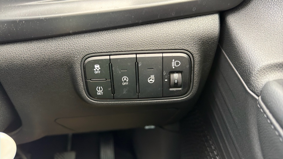 Hyundai i20 1.0T GDi 48V MHD Premium 5dr Petrol Hatchback - Image 25
