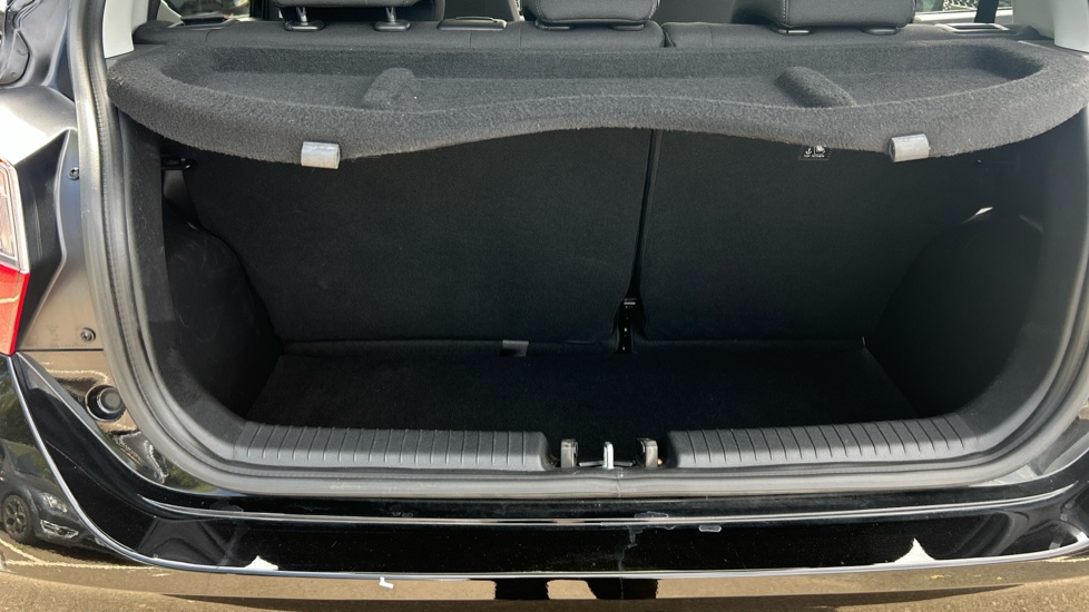 Hyundai i10 1.2 MPi Premium 5dr Auto Petrol Hatchback - Image 4