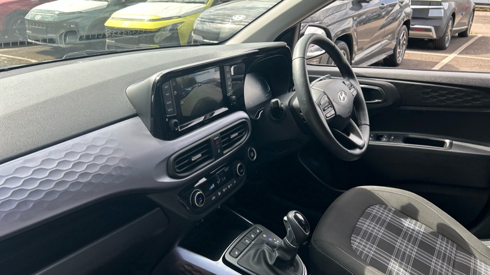 Hyundai i10 1.2 MPi Premium 5dr Auto Petrol Hatchback - Image 9