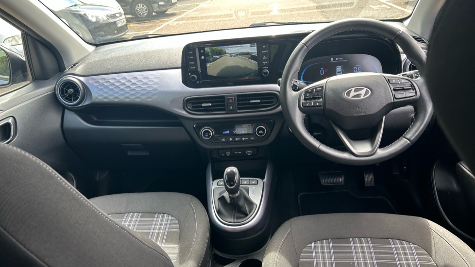 Hyundai i10 1.2 MPi Premium 5dr Auto Petrol Hatchback - Image 10
