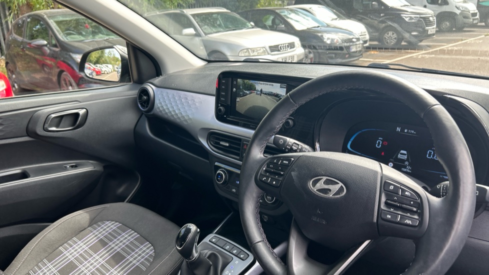 Hyundai i10 1.2 MPi Premium 5dr Auto Petrol Hatchback - Image 11