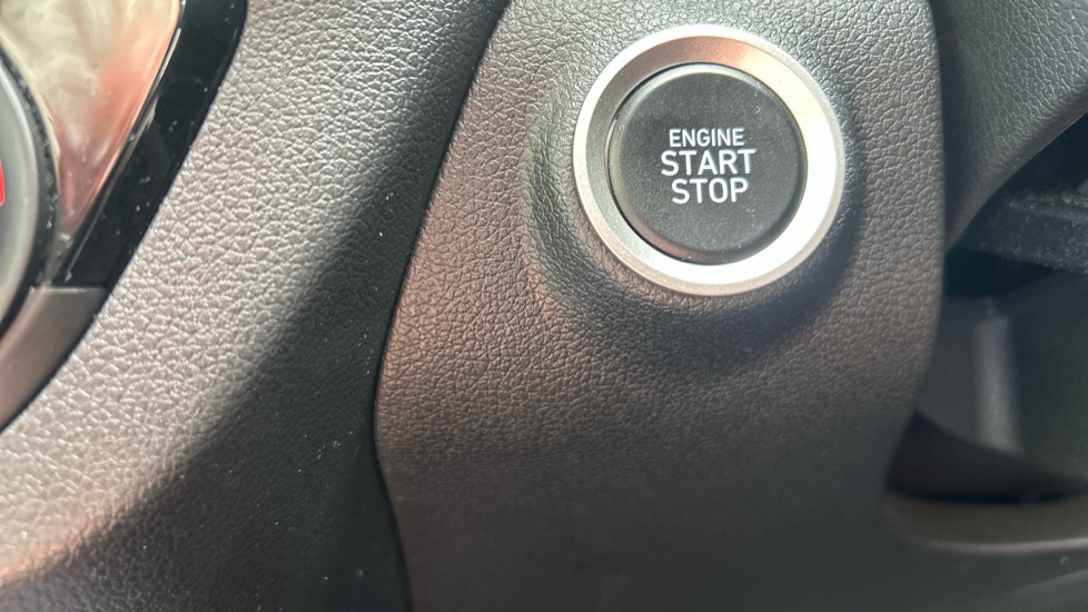 Hyundai i10 1.2 MPi Premium 5dr Auto Petrol Hatchback - Image 33