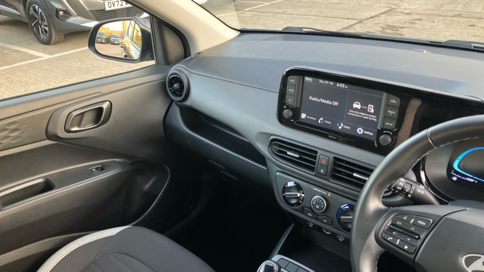 Hyundai i10 1.0 Advance 5dr Auto Petrol Hatchback - Image 14
