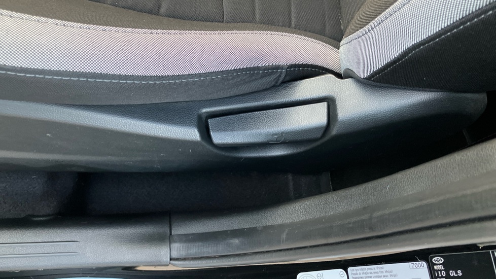 Hyundai i10 1.0 Advance 5dr Auto Petrol Hatchback - Image 22