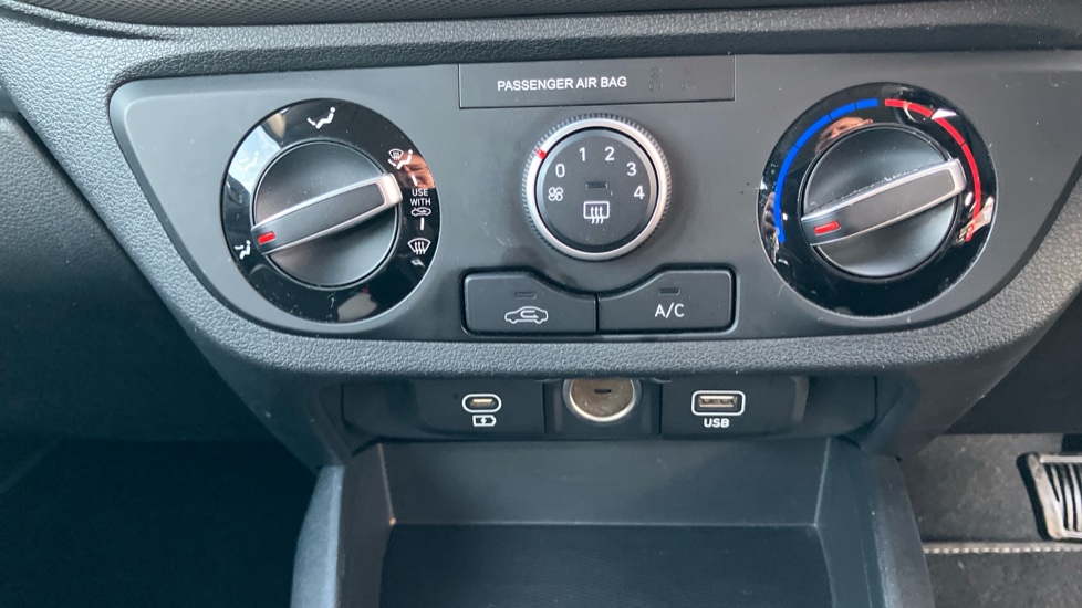Hyundai i10 1.0 Advance 5dr Auto Petrol Hatchback - Image 30