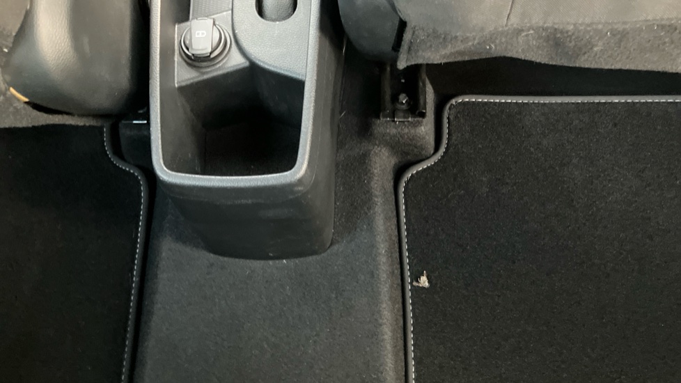 Hyundai i10 1.0 Advance 5dr Auto Petrol Hatchback - Image 34