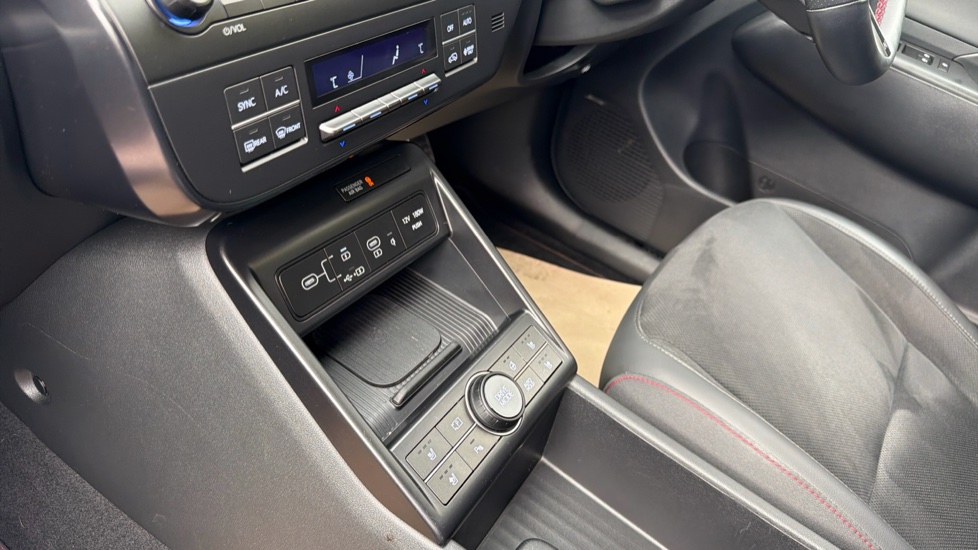 Hyundai KONA 1.6 GDi Hybrid N Line S 5dr DCT Hybrid Hatchback - Image 13