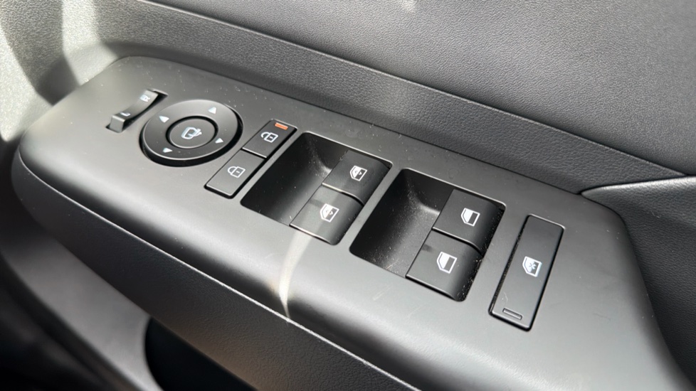 Hyundai KONA 1.6 GDi Hybrid N Line S 5dr DCT Hybrid Hatchback - Image 21