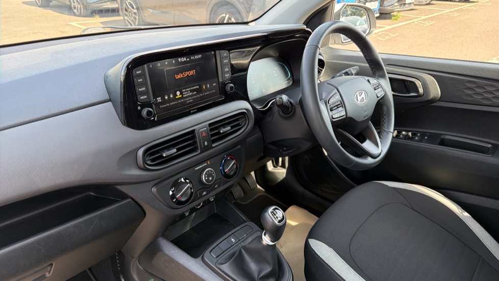 Hyundai i10 1.0 [63] Advance 5dr [Nav] Petrol Hatchback - Image 9