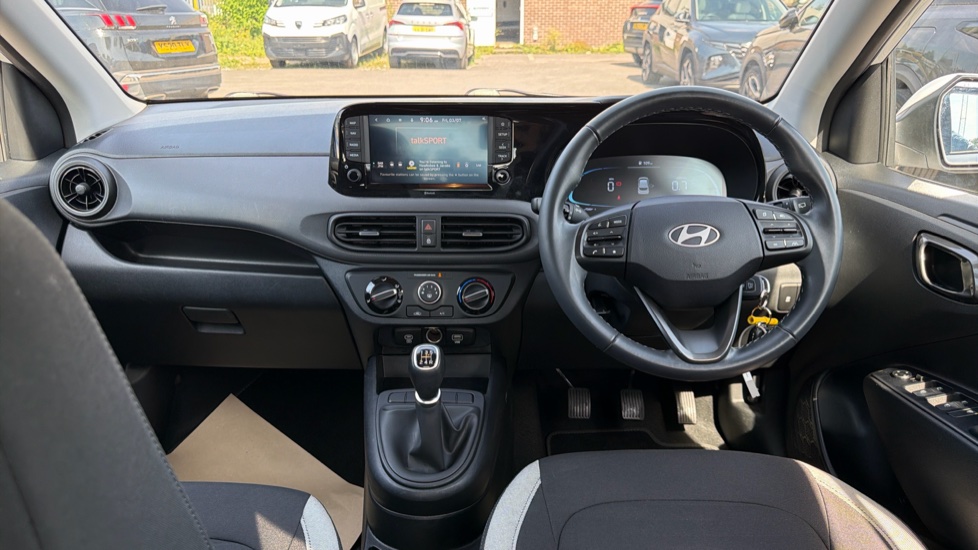 Hyundai i10 1.0 [63] Advance 5dr [Nav] Petrol Hatchback - Image 10